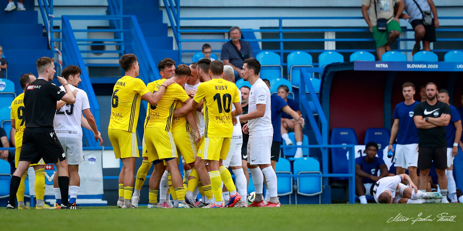 potyčka hráčov FC Nitra a PFK Piešťany 