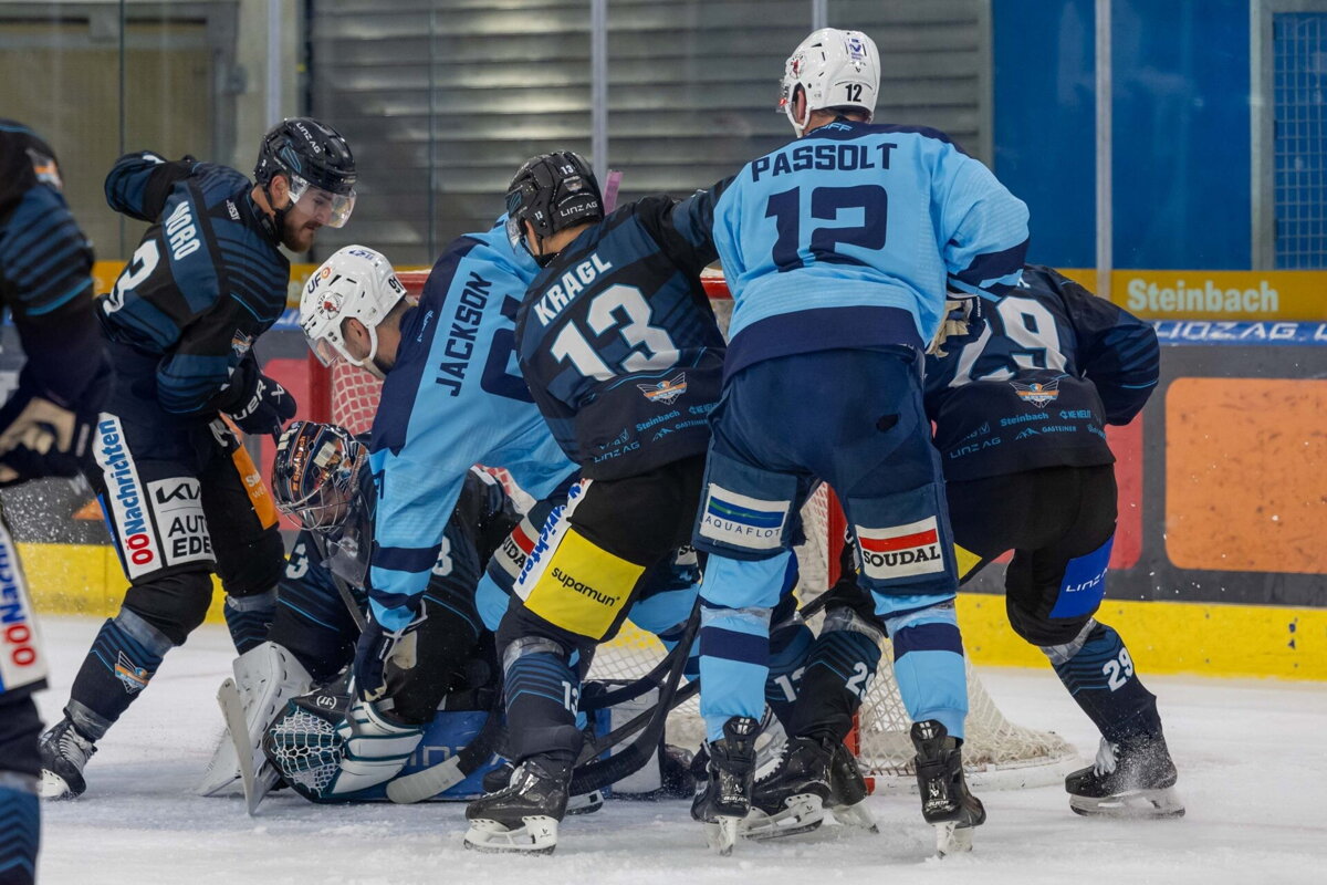 HK Nitra - Linz skrumaz pred branou