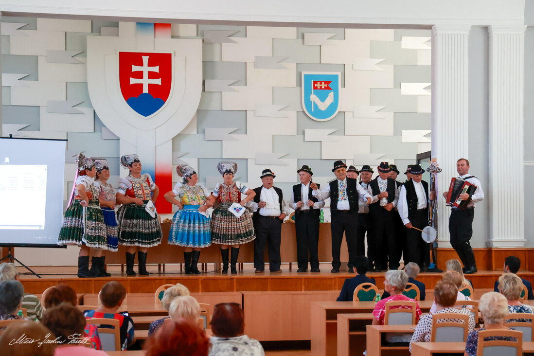 Folklórny súbor uvítal kubánskeho veľvyslanca tradičnými tancami
